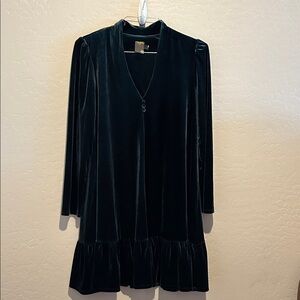 Taylor Elegant green Velvet Attire